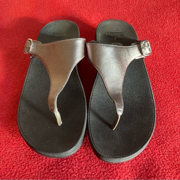 FITFLOP Sz 9  Sarna Slip On Flip Flop Style Toe Post Thong Slides Sandals Pewter - Picture 2 of 9